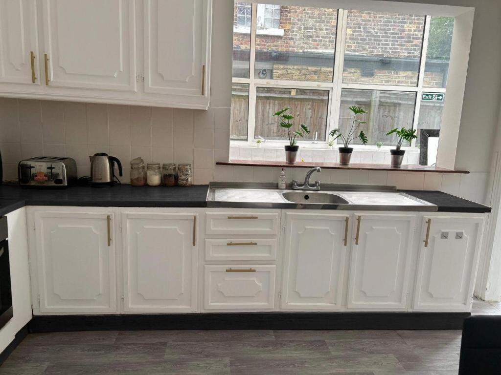 Guest House Balham, South London Spacious, Lambert, 6 Rooms Available Exterior photo